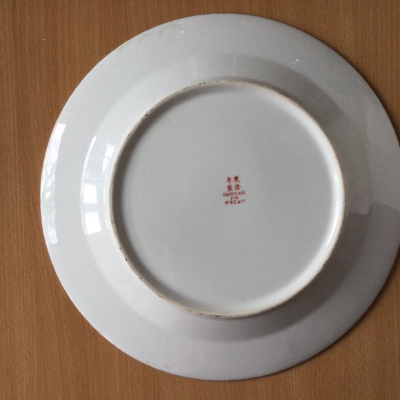 Chinese porcelain Canton hand painted in Macau 10.25" marked - Picture 3 of 3
